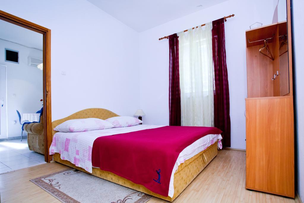 Apartments Flora Спліт Екстер'єр фото